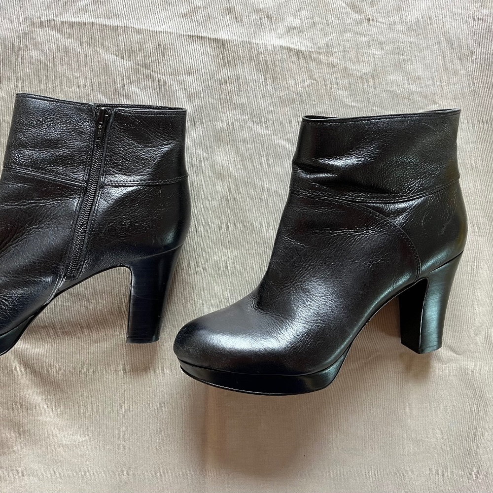 Nine West black boots 9.5